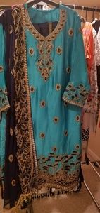 Pakistani fanncy suit